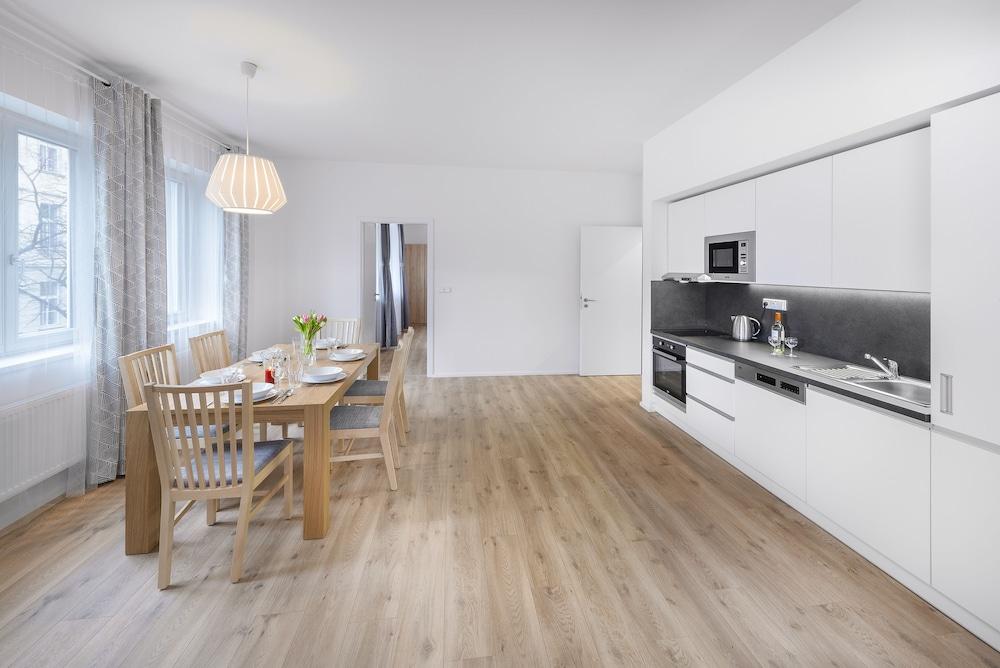 Downtown Suites Belohorska Praga Exterior foto